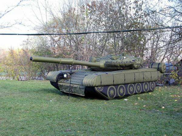 平和陆地军事假目标坦克